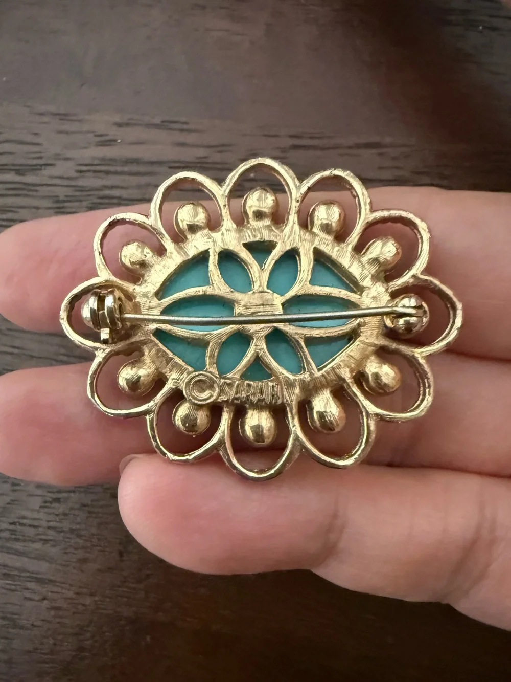 Sarah Coventry Faux Turquoise and Pearl Gold Tone Brooch Signed